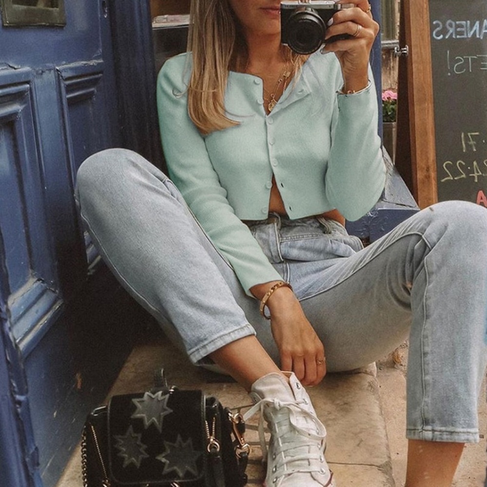 Rib Knit Buttoned Crop Top - Picture 5 of 16